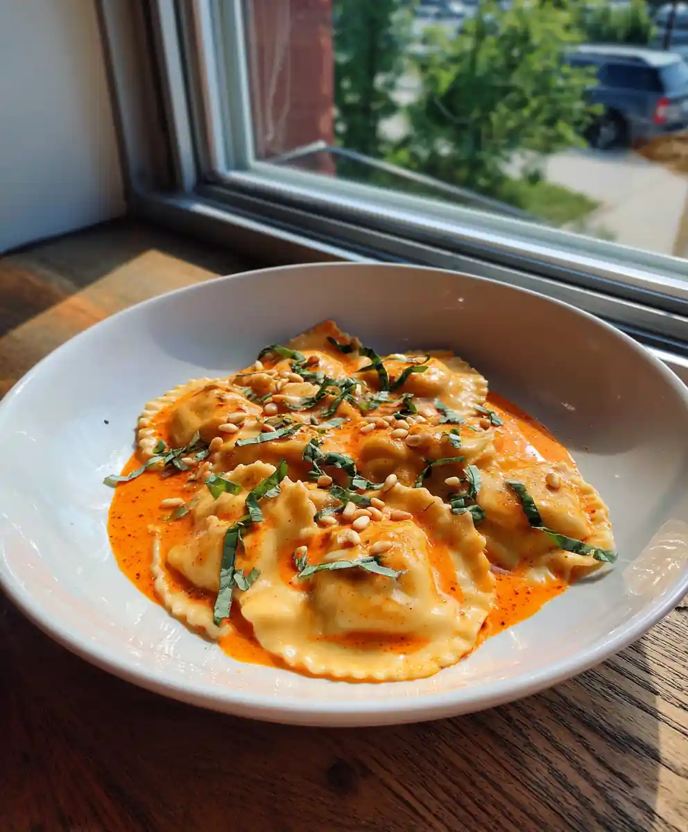 Ravioli With Roasted Red Pepper Cream Sauce