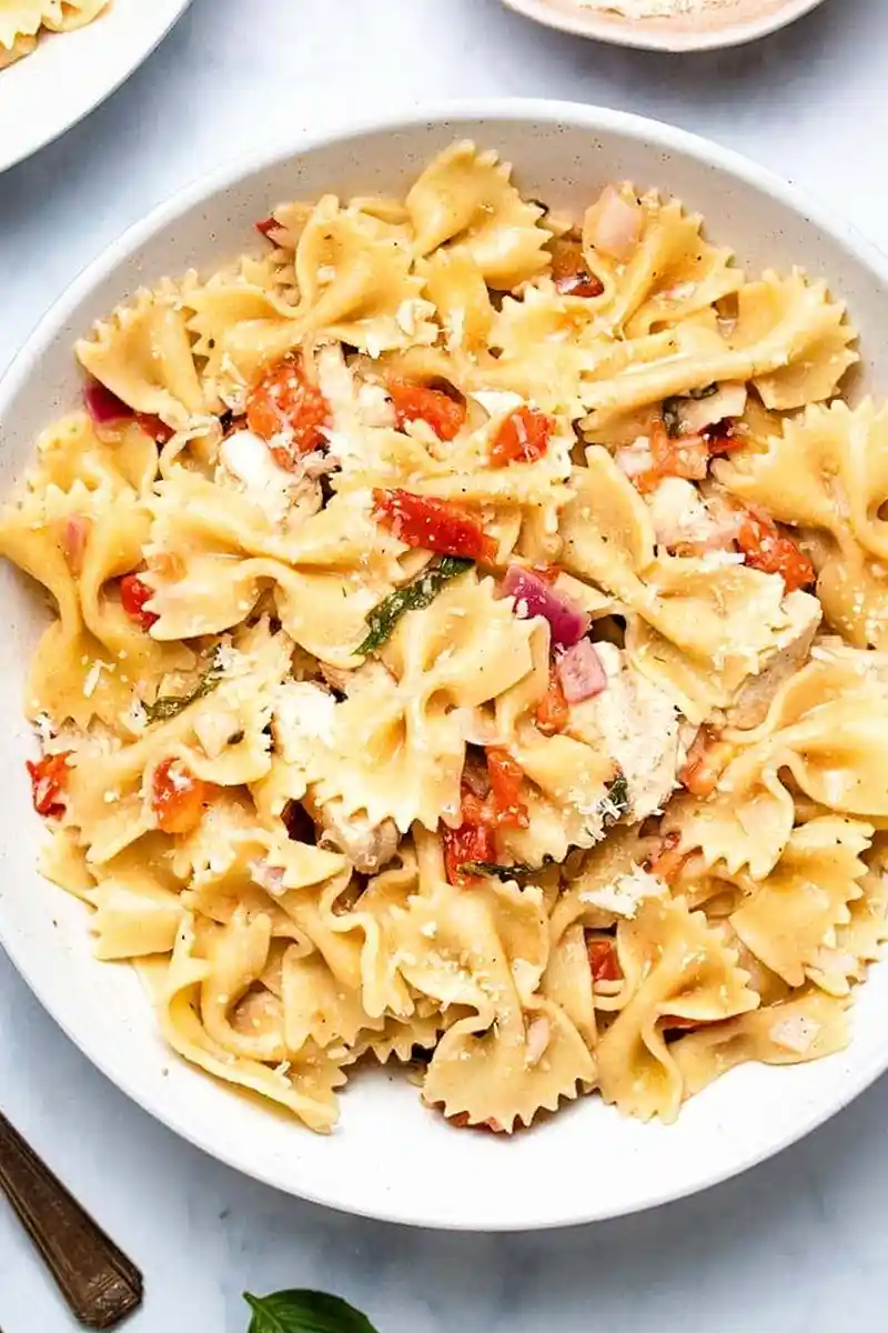 Instant Pot Bruschetta Chicken Pasta
